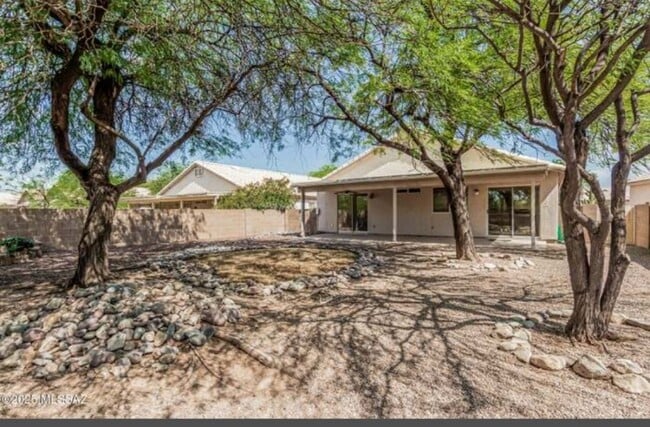 Building Photo - 1989 W Cholla Vista Dr Rental
