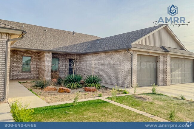 Building Photo - 2 Bedroom Available For Pre-Lease! Rental