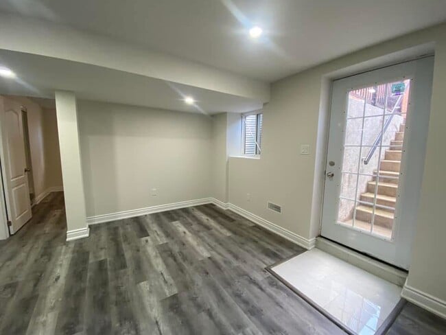 Photo - 1125 Durno Crt