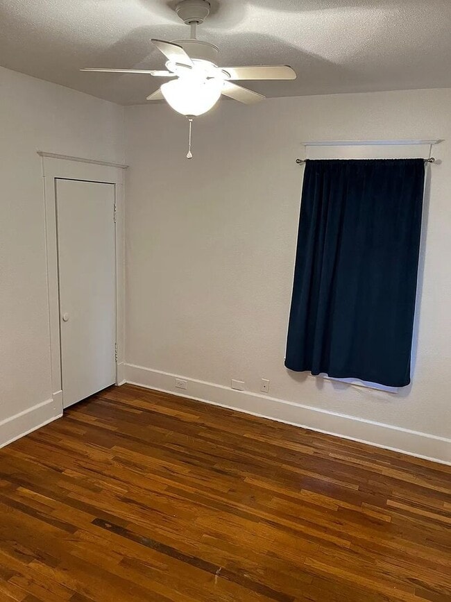 Photo - 715 E High St