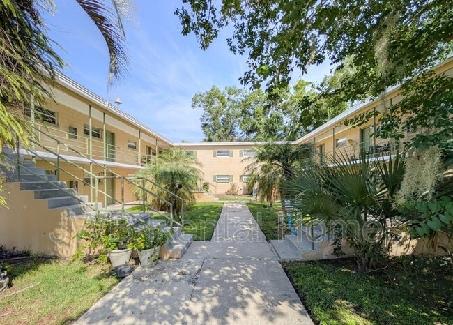 Building Photo - 2775 Herschel St Rental