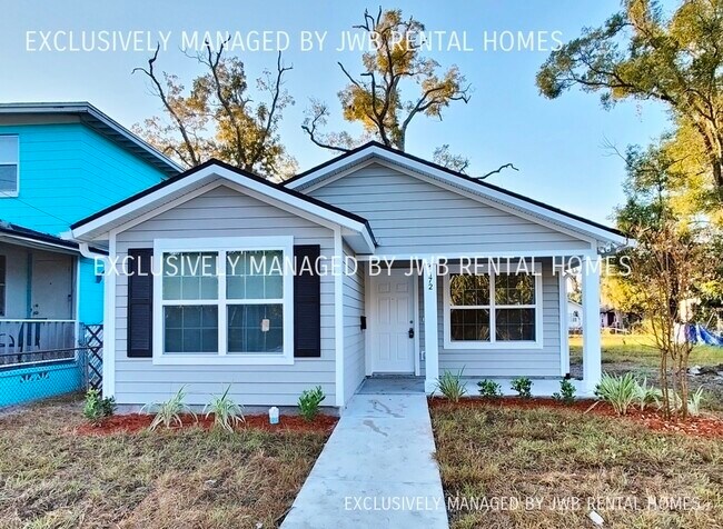 Photo - 1172 Hart St House
