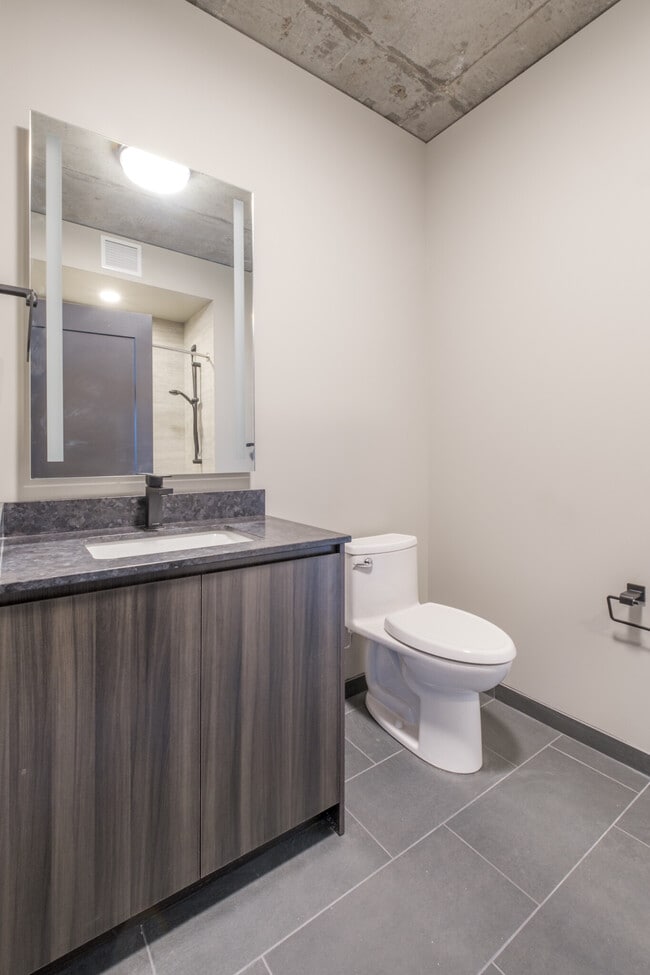 Photo - 30 N Sangamon St