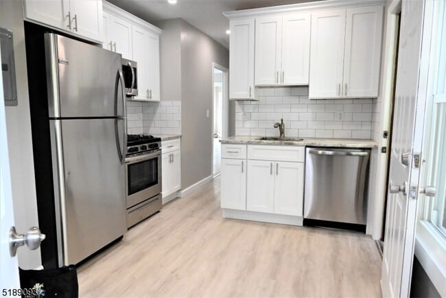 Photo - 37 Bloomfield Ave