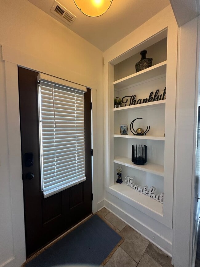 Photo - 1089 Garnet Dr