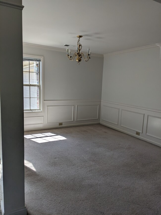 Dining room - 628 Hadlow St