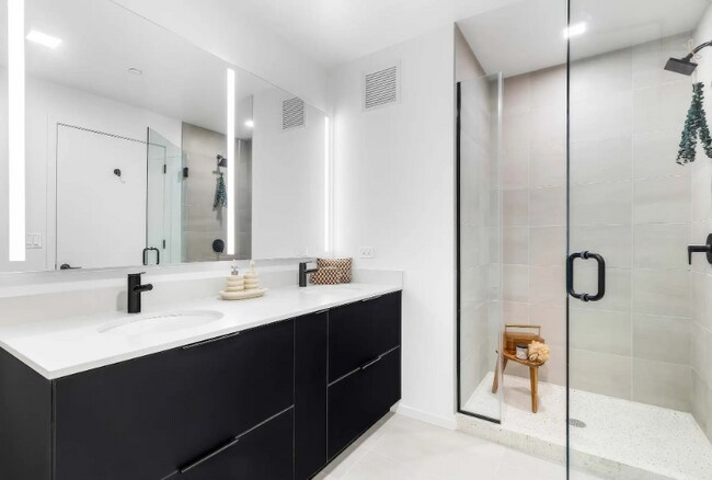 Photo - 216 N Elizabeth St