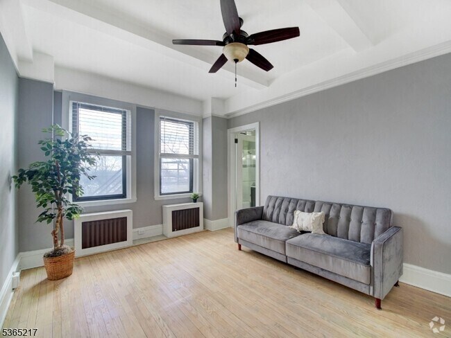 Building Photo - 363-377 Mt Prospect Ave Rental