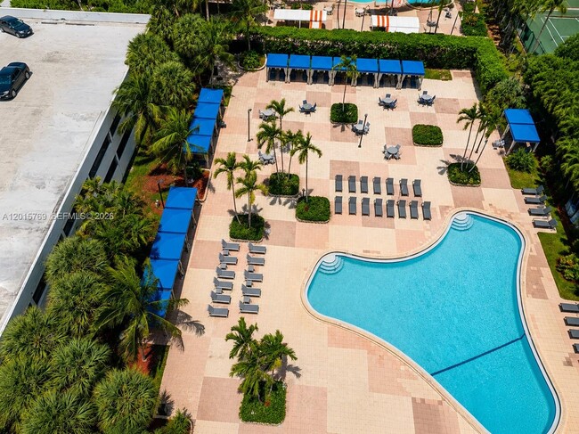 Photo - 19370 Collins Ave Unit 902