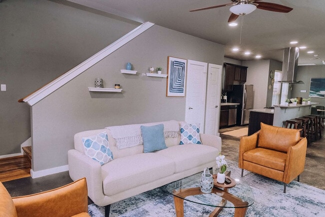 Photo - 2002 Rosewood Ave Unidad ID1375253P