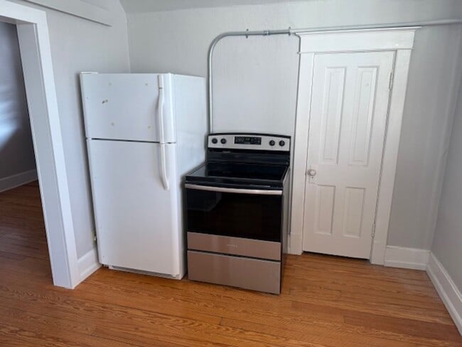 Photo - 217 E Oak St Unit 217 E Oak St - B