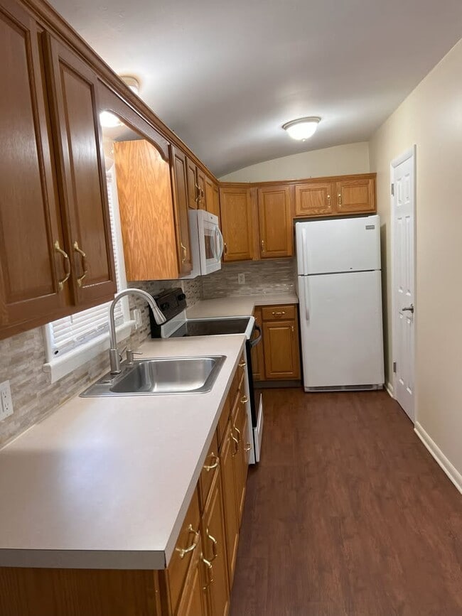 335 N Main St Unit 3