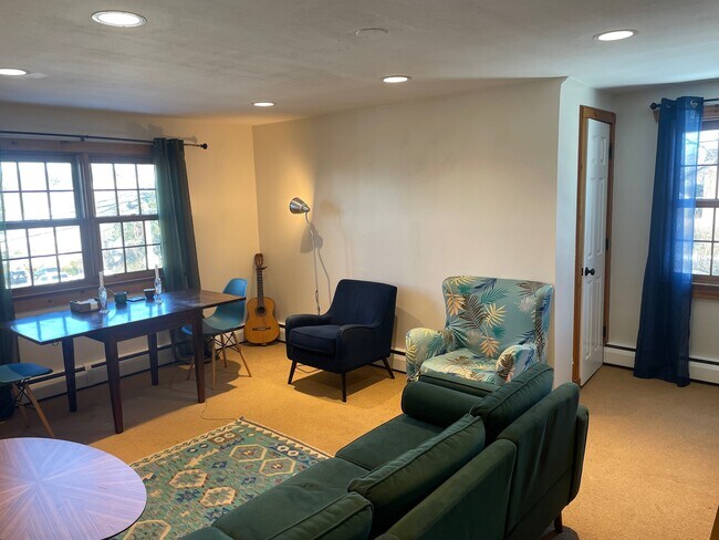 74 Gainsborg Ave E Unit ItsFunToLiveInHarrison