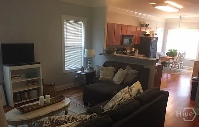 Photo - 2070 Lakeside Dr