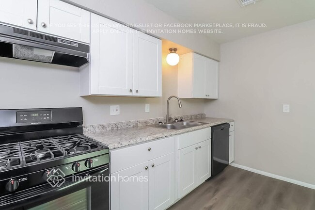 Photo - 811 E Alice Ave