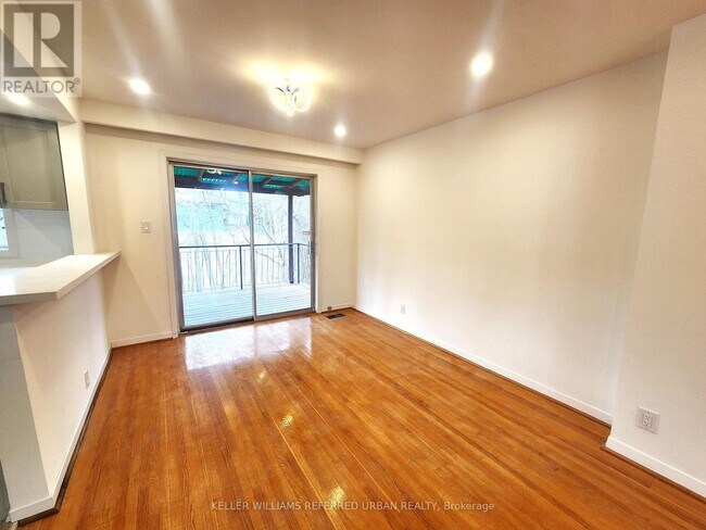 Photo - 35 Shippigan Crescent