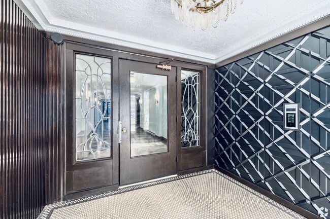 Lobby/Vestibule