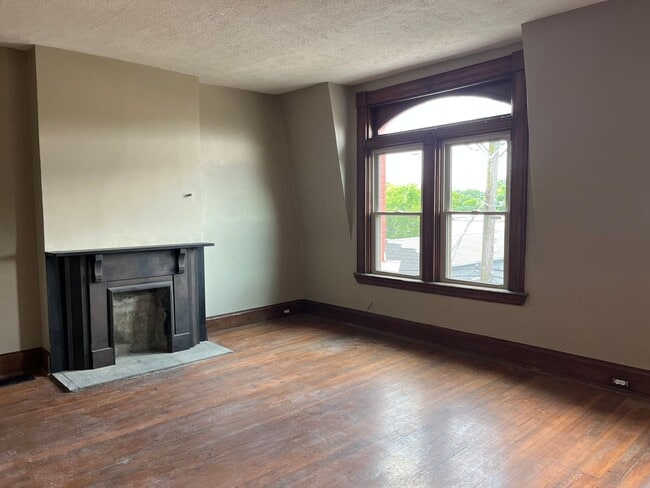 Photo - 10 E 16th St Unit 10 E. 16th St. Apt.2