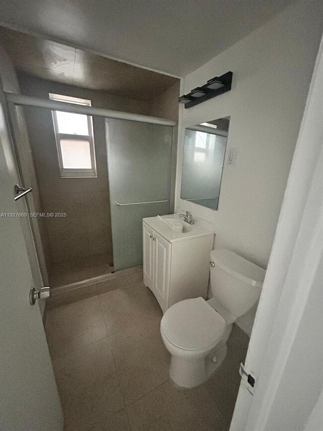 Photo - 7430 Carlyle Ave Unidad 1