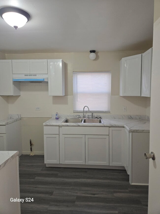 Kitchen - 7243 S Aberdeen St