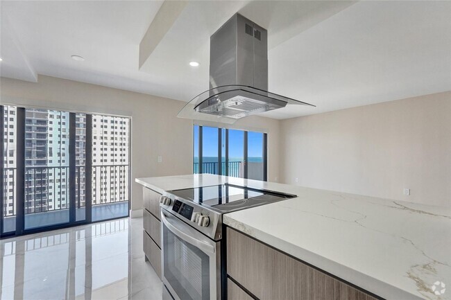 Building Photo - 1201 S Ocean Dr Unit 1503S Rental