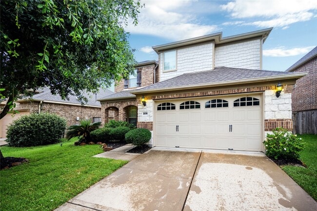 Building Photo - 26318 Cedar Pine Dr