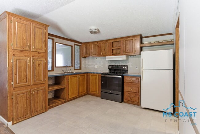 Photo - 2076 Pine Hill Rd