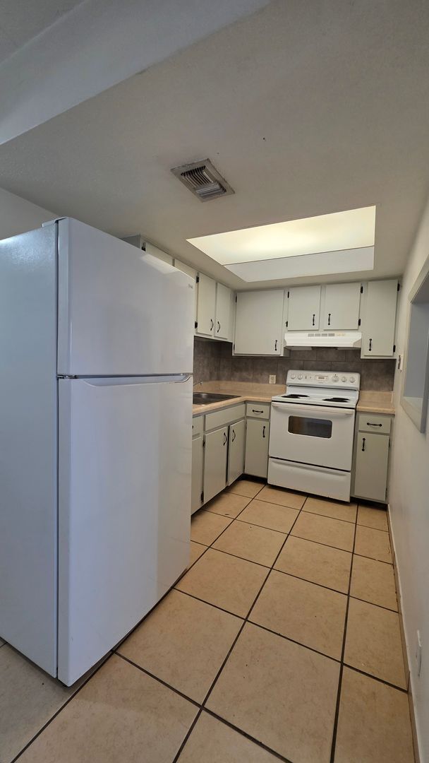 Photo - 1140 S Ridgewood Ave Unit 1140-110