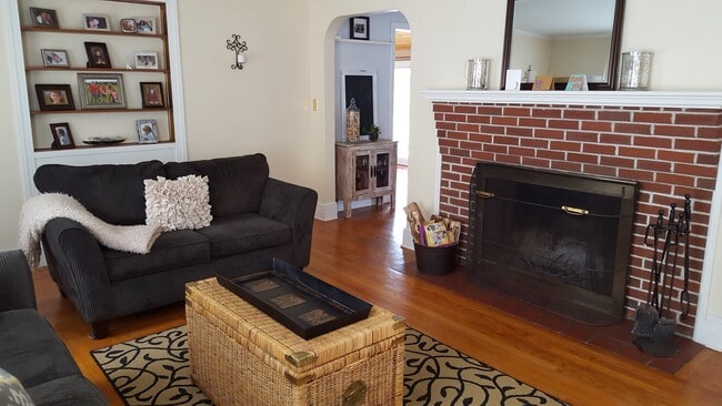 Photo - 2381 Cranston St