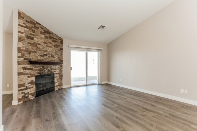 Photo - 3924 Madrone Dr