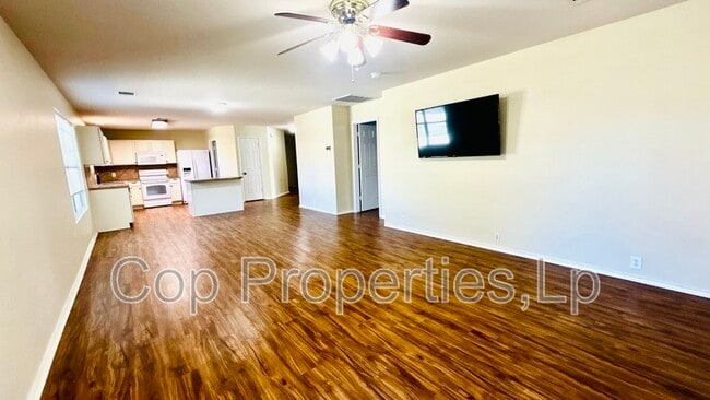 Photo - 5132 Columbia Dr