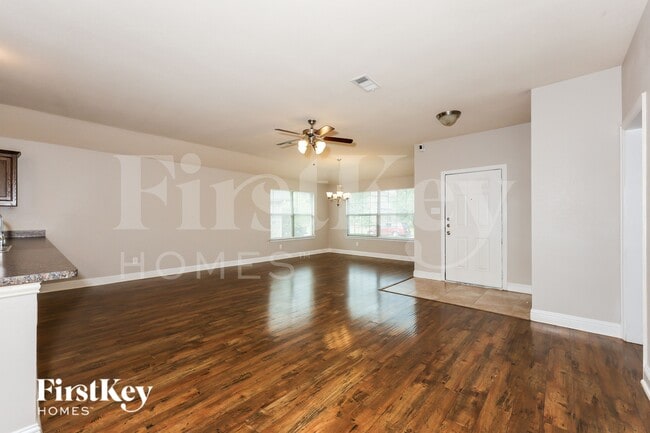 Photo - 610 Canvas Ct