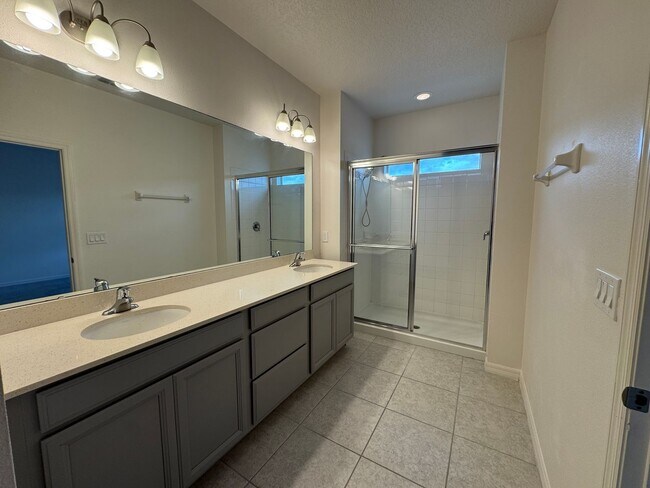 Photo - Available Now! Spacious 3-Bedroom Townhome with Fenced Yard in Winter Garden – Washer and Dryer I...