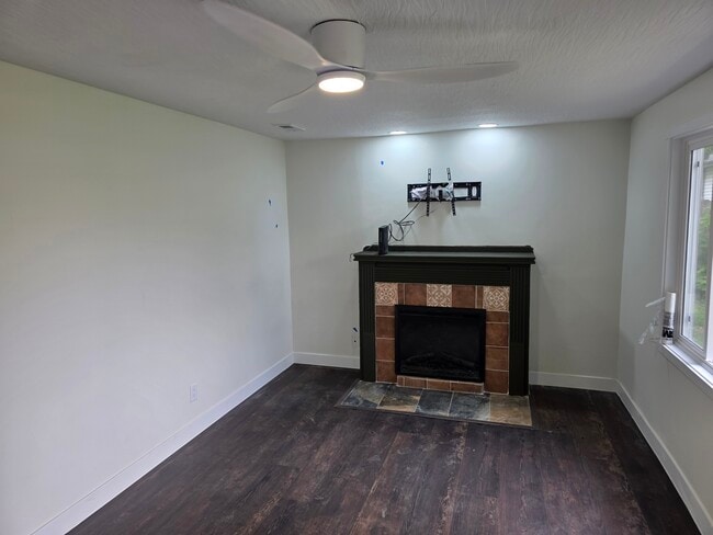 Photo - 2129 Eddystone Ave