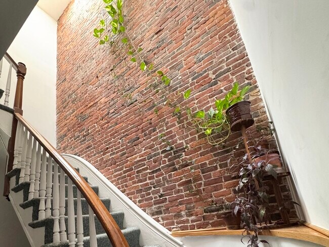 Photo - 172 Bunker Hill St Unit 3