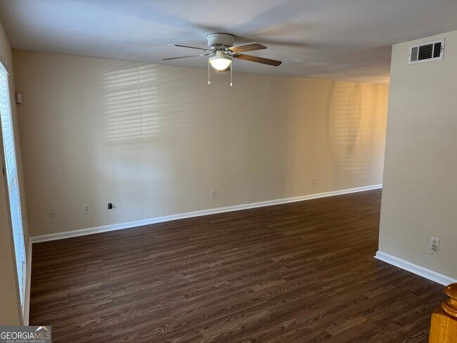 Photo - 710 Summer Pl NW