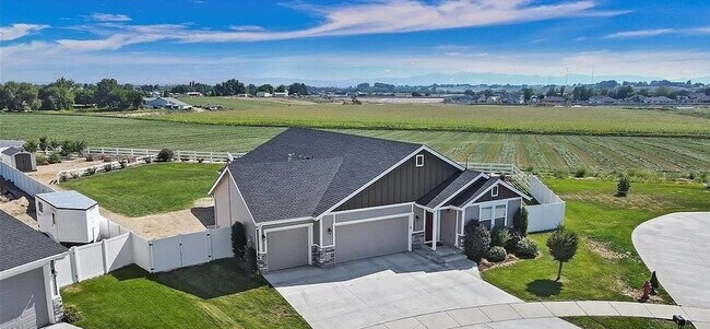 112 Pilgrim Way - 112 Pilgrim Way