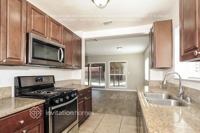 Photo - 16308 Stare St