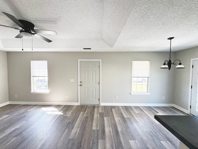 Photo - 809 Tisbury Ln