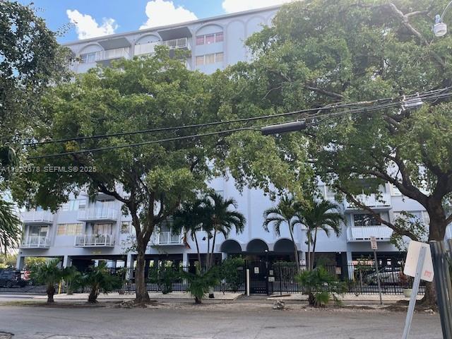 Building Photo - 1470 NE 125th Terrace Unit 204