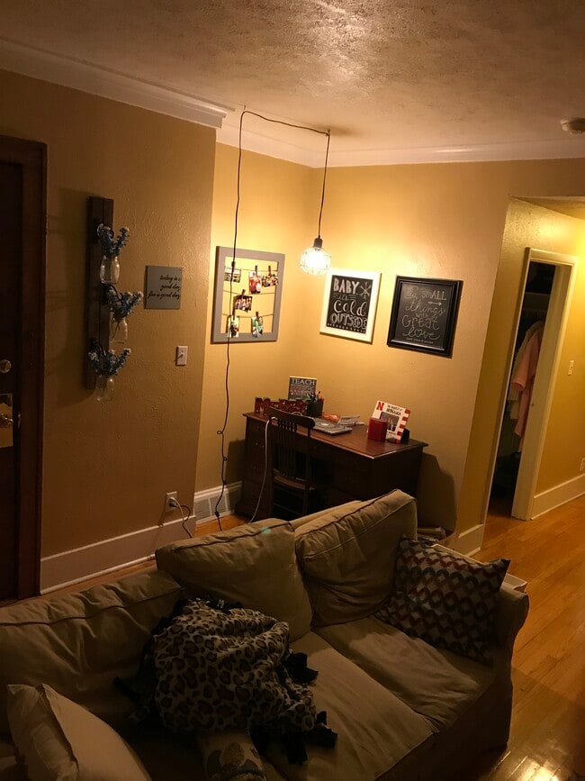 Living room NW Corner - 4922 California St Unit 1