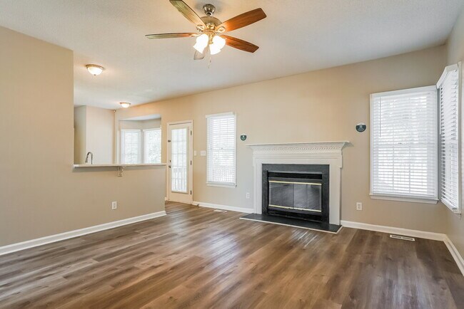 Photo - 8817 Whitby Ct