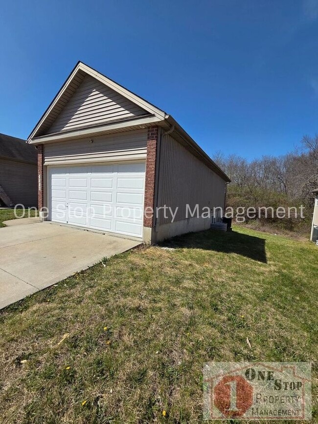 Photo - Beautiful 3-Bedroom 2.5 Bathroom in Independence