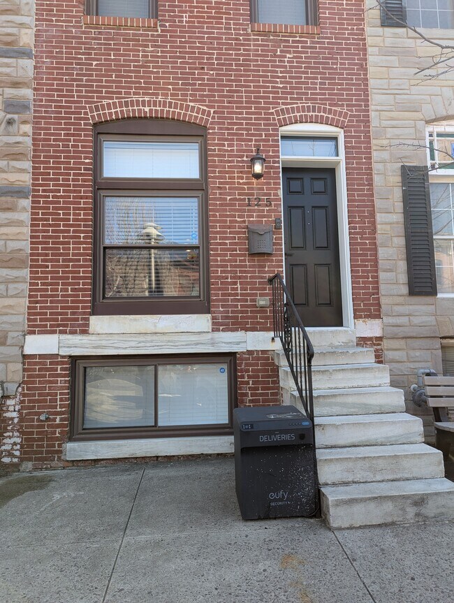 Photo - 125 S Clinton St Townhome
