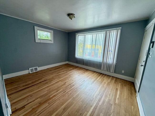 Photo - 14028/30 Faircrest Unit 14028  4 Upper
