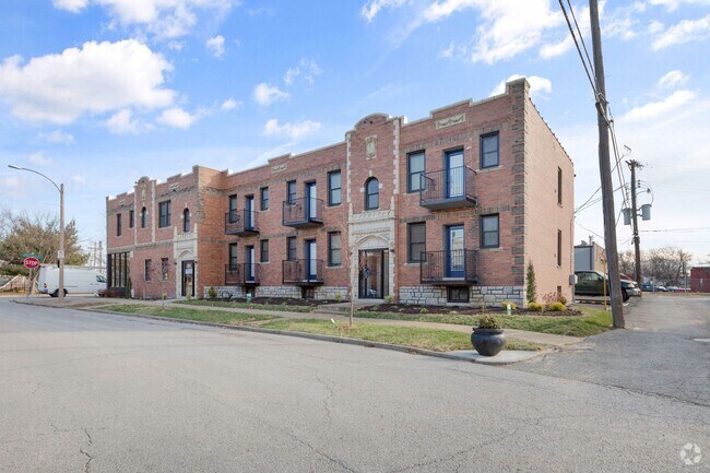 Building Photo - 6012 Southwest Ave Unit 6012 Southwest Rental