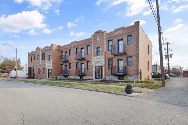Building Photo - 6012 Southwest Ave Unit 6012 Southwest Rental