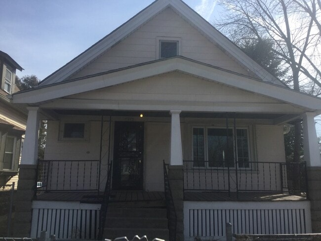 Building Photo - 3 Bedroom Single Family Home