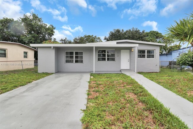 Photo - 272 NW 30th Terrace