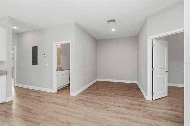 Photo - 314 Colonade Ct